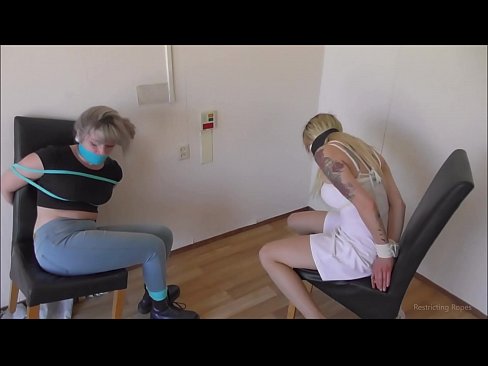 ❤️ Tràilleach / ceangailte agus gagged / nighean ann an àmhghar ❤️❌  Gnè  aig porn gd.tuberxxx.ru ❌️
