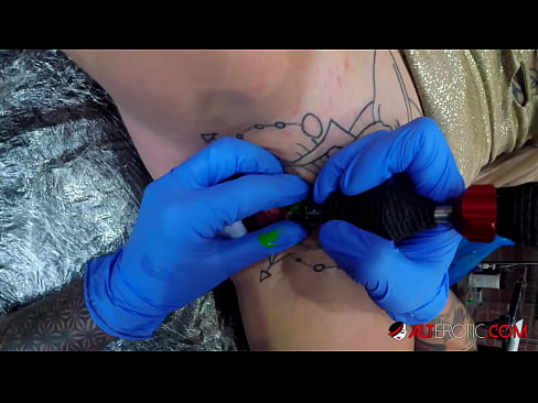 ❤️ Fìor tattooed hottie Sully Savage fhuair tattoo air a clitoris ❤️❌  Gnè  aig porn gd.tuberxxx.ru ❌️